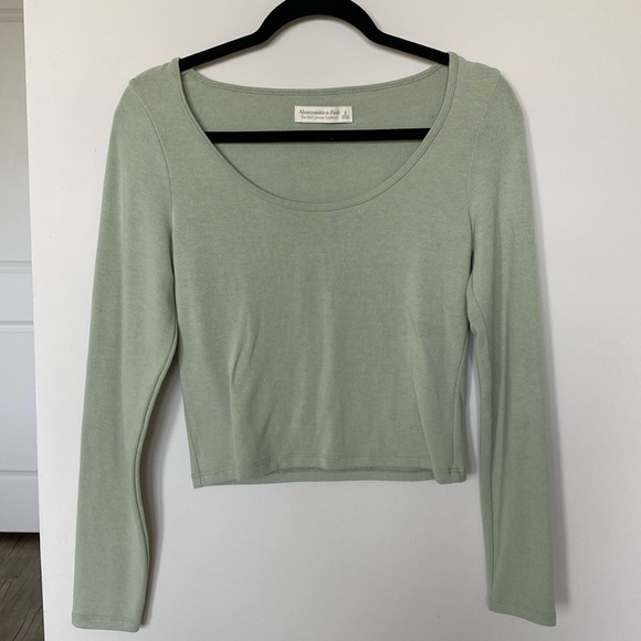 A&F | Top - Picture 1 of 3